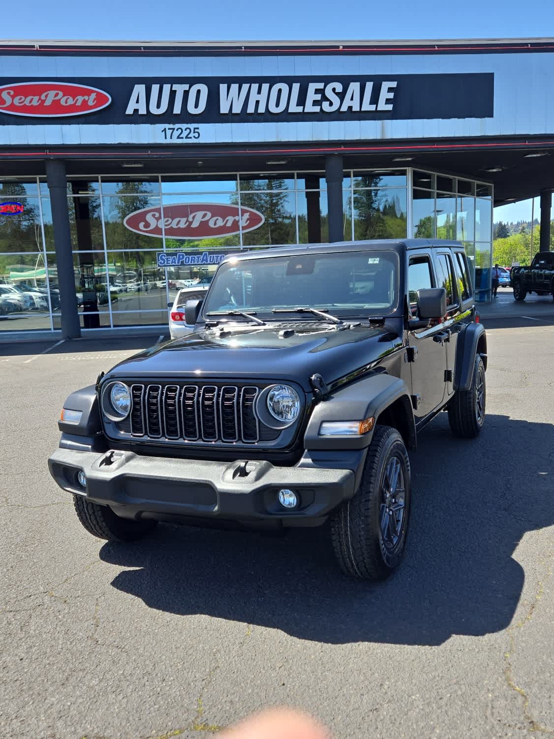 2025 Jeep Wrangler Sport S's photo