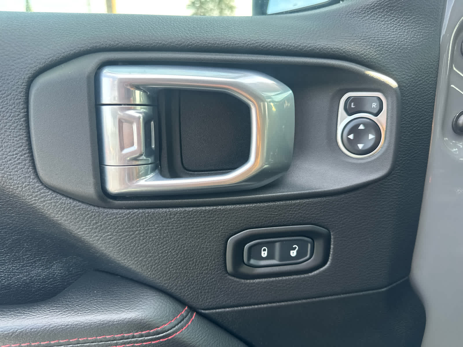 2021 Jeep Gladiator Rubicon - Photo 9