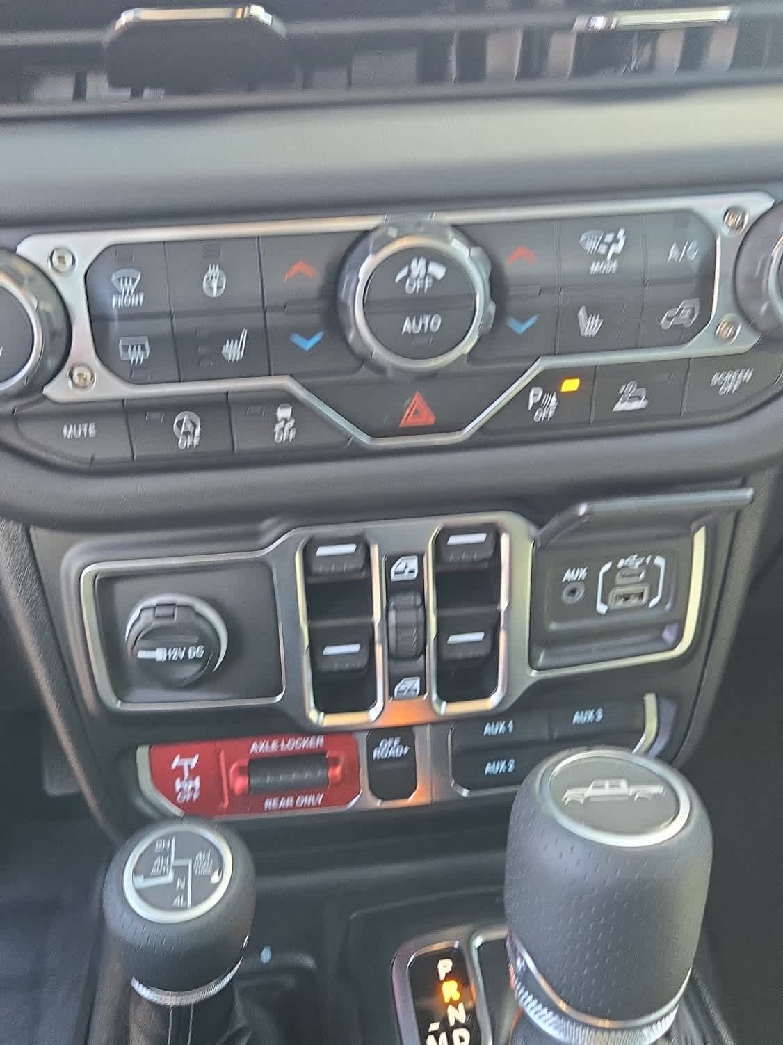 2025 Jeep Gladiator Mojave X