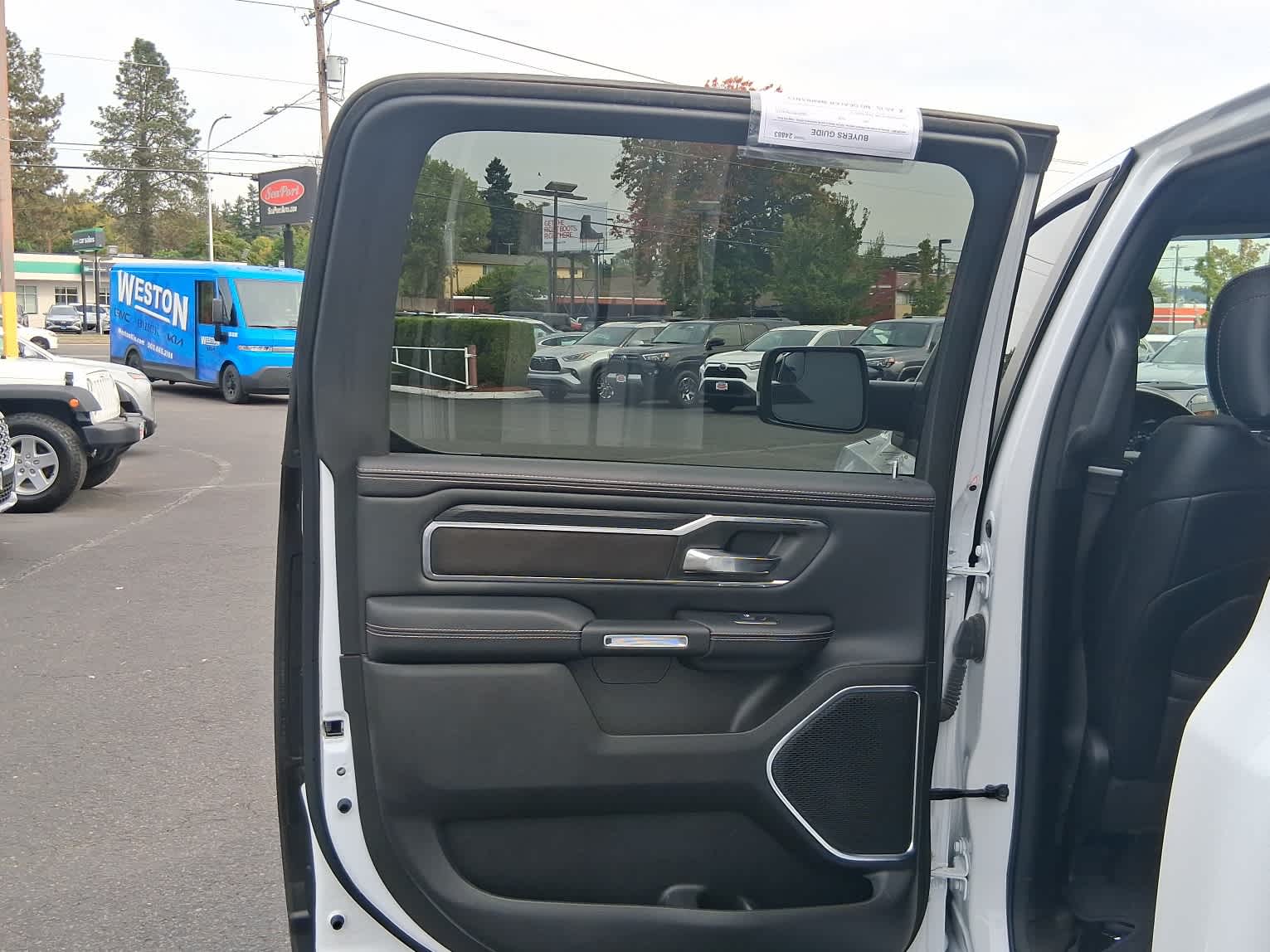 2024 RAM 1500 Laramie