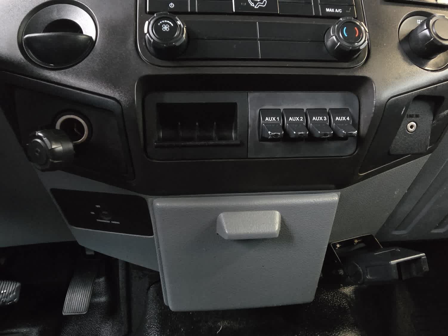 2015 Ford Super Duty F-550 DRW XL