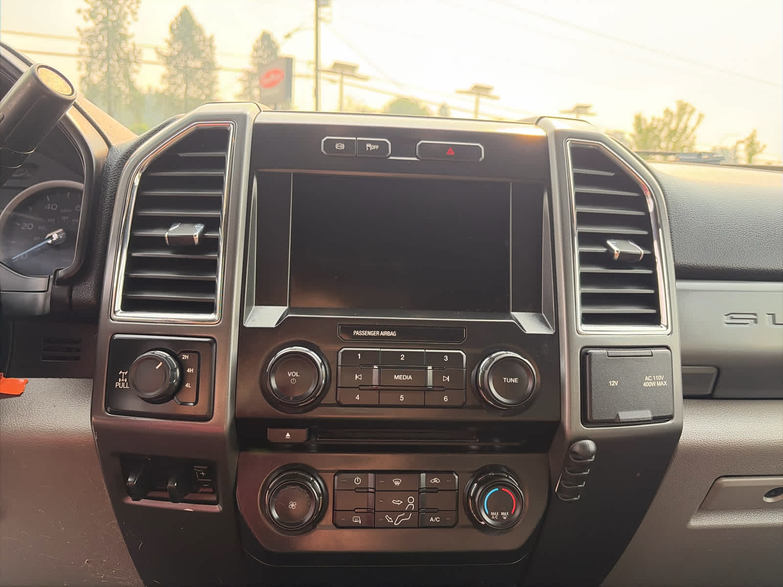 2017 Ford Super Duty F-350 SRW Pickup XLT
