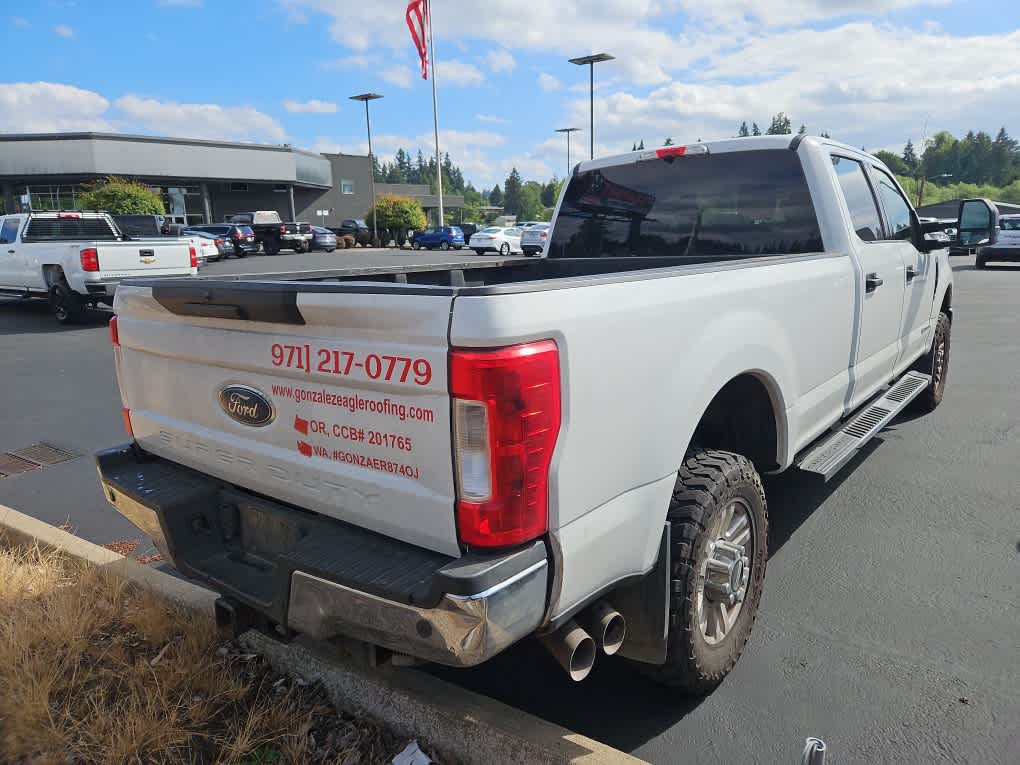 2017 Ford Super Duty F-350 SRW Pickup XLT