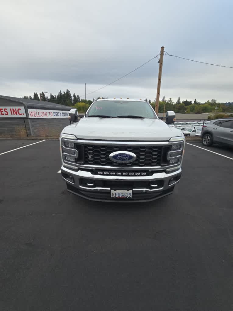 2024 Ford Super Duty F-350 DRW Pickup LARIAT