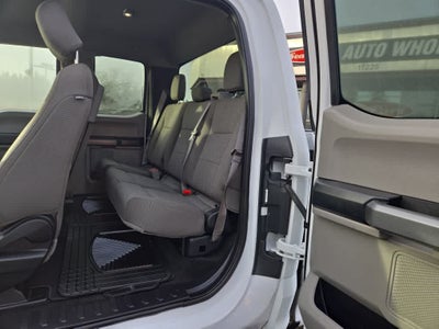 2017 Ford Super Duty F-350 DRW XLT