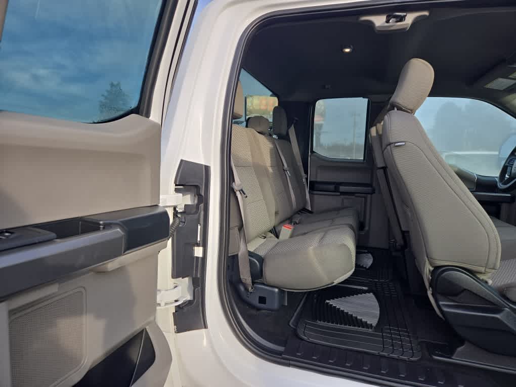 2017 Ford Super Duty F-350 DRW XLT
