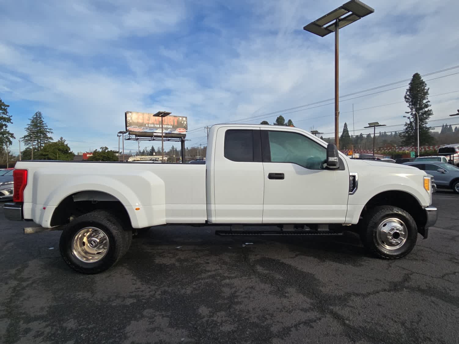 2017 Ford Super Duty F-350 DRW XLT