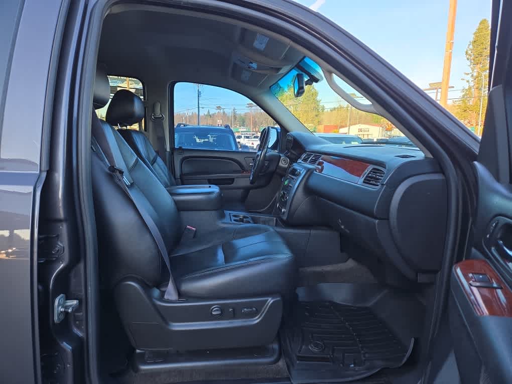 2011 GMC Yukon XL SLT