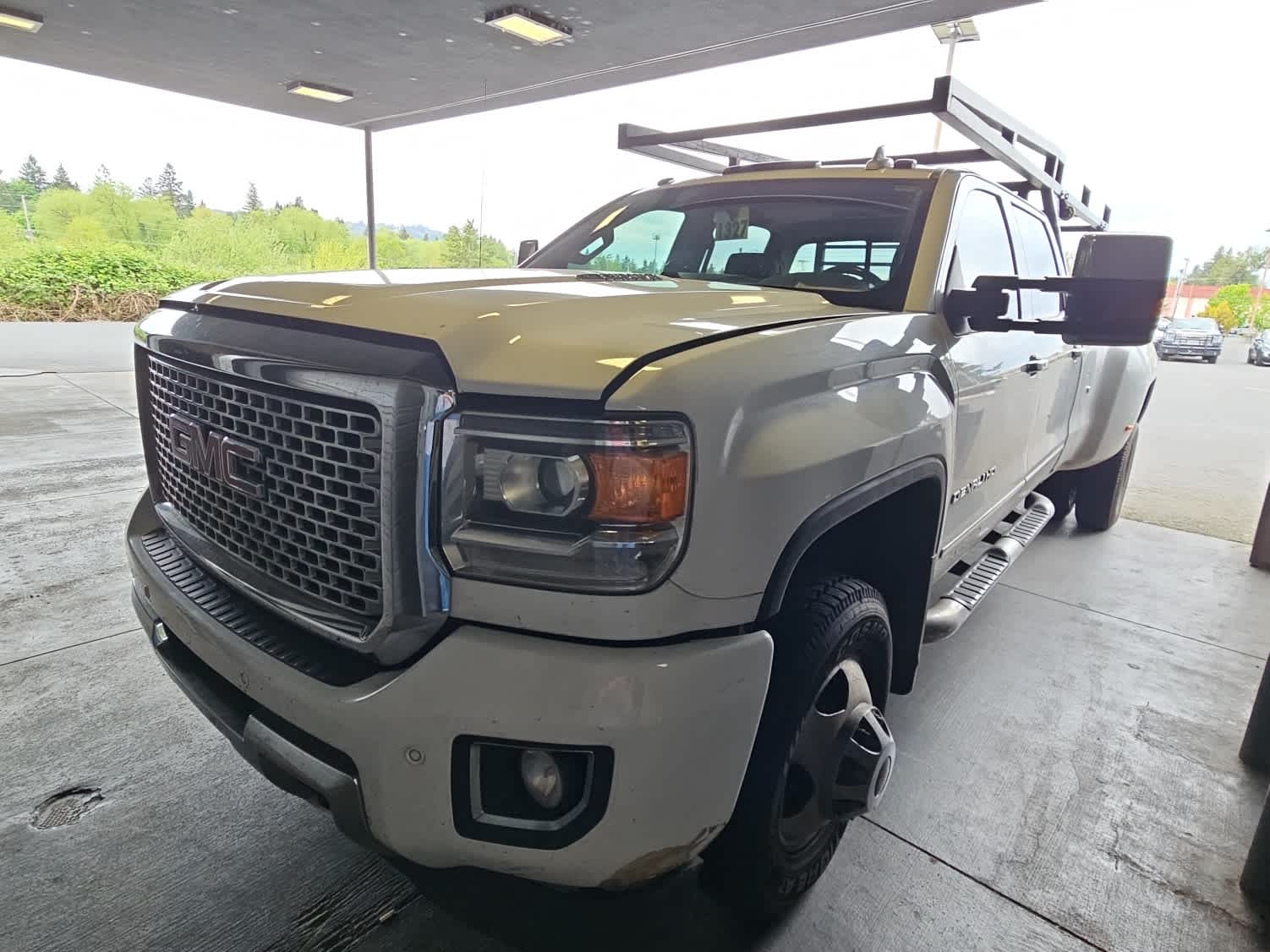 2016 GMC Sierra 4WD Crew Cab Long Box Denali's photo