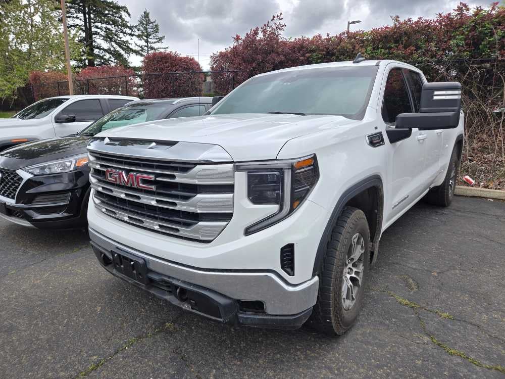 2022 GMC Sierra 4WD Double Cab Standard Box SLE's photo