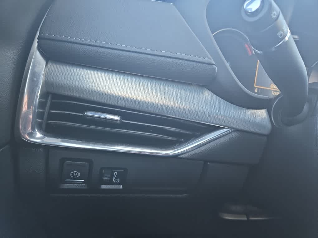 2023 Cadillac XT4 AWD Premium Luxury