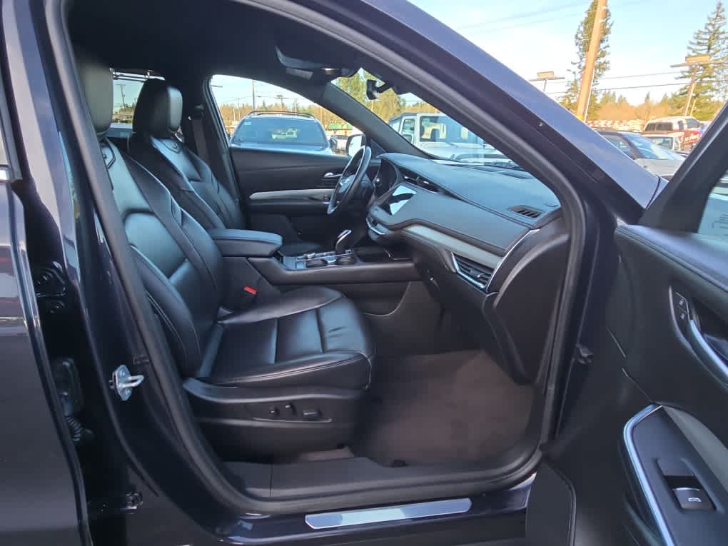 2023 Cadillac XT4 AWD Premium Luxury