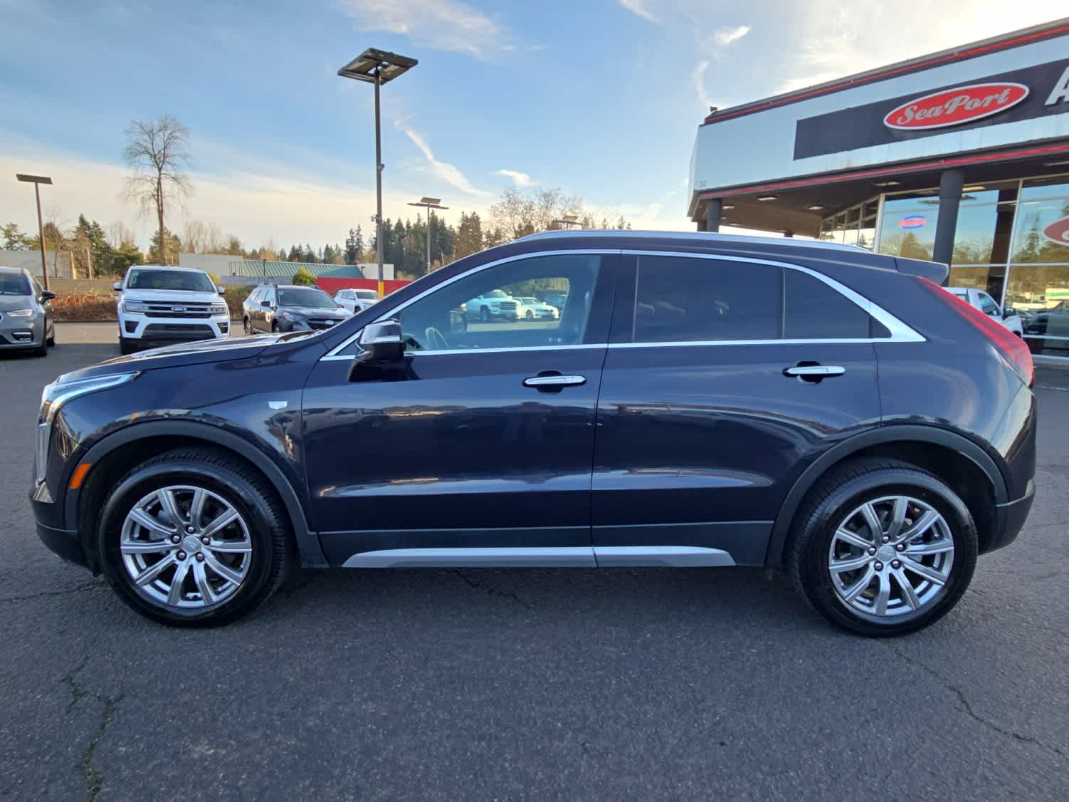 2023 Cadillac XT4 AWD Premium Luxury