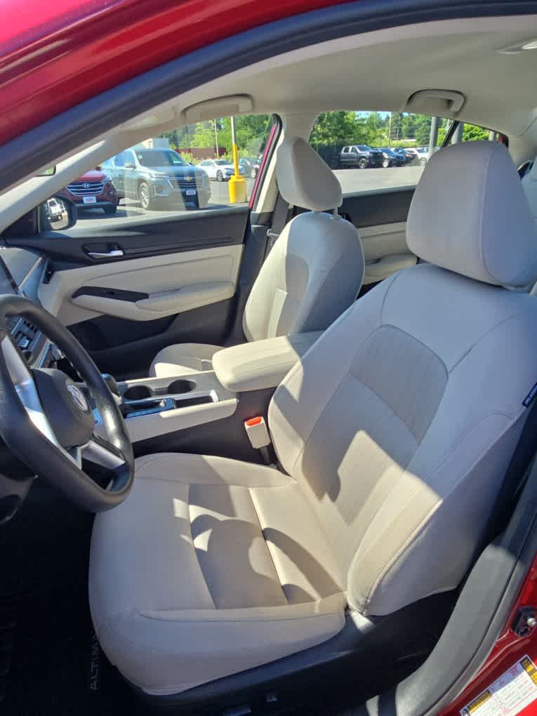 2025 Nissan Altima SV - Photo 7
