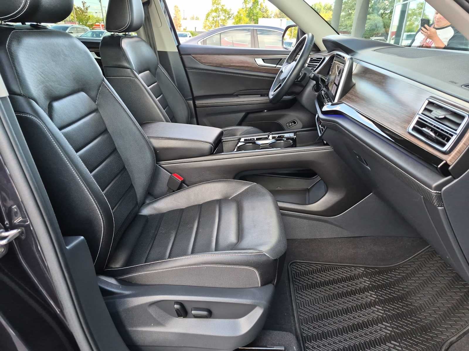 2025 Volkswagen Atlas 2.0T SEL