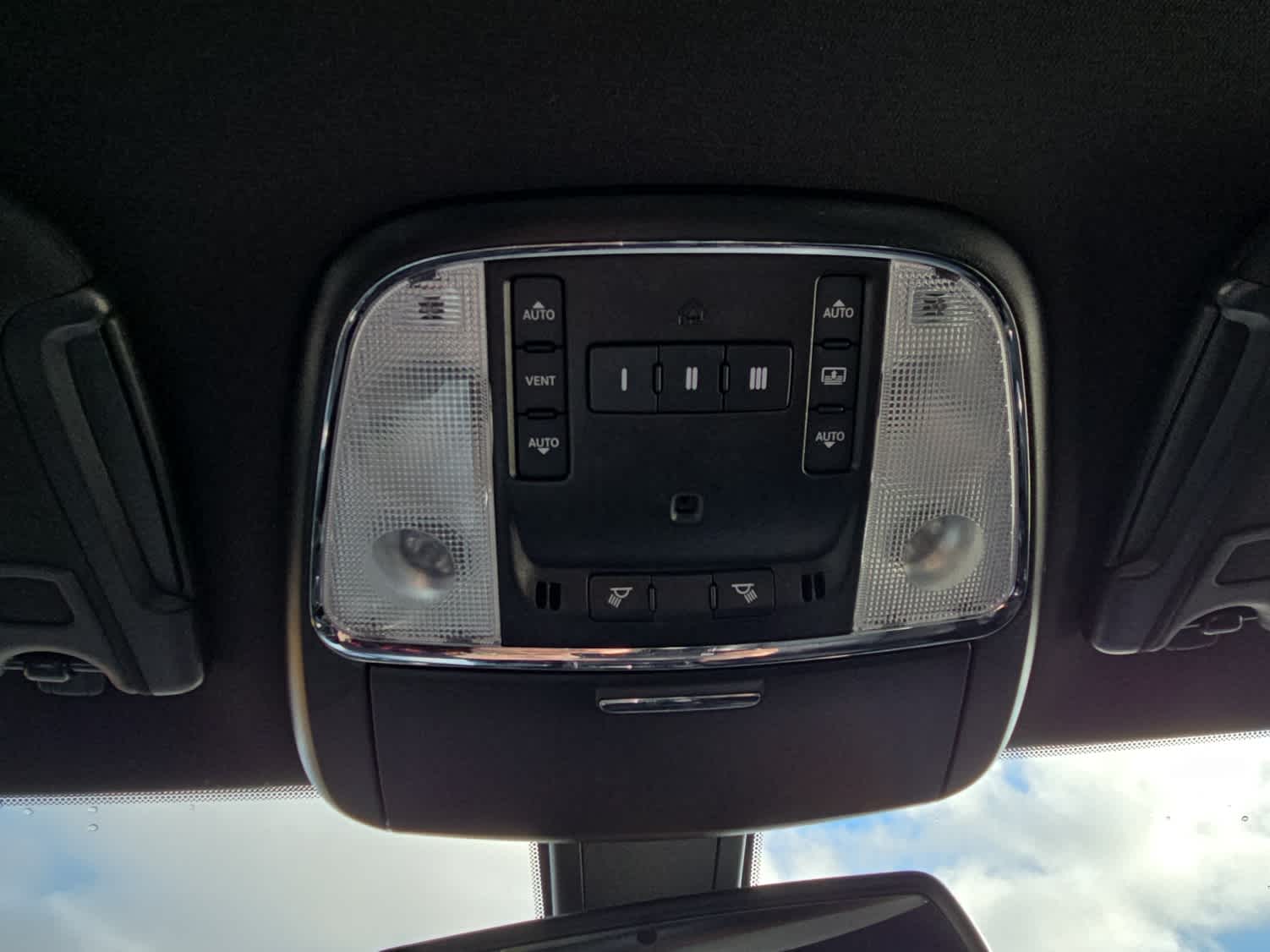 2022 Chrysler 300 300S