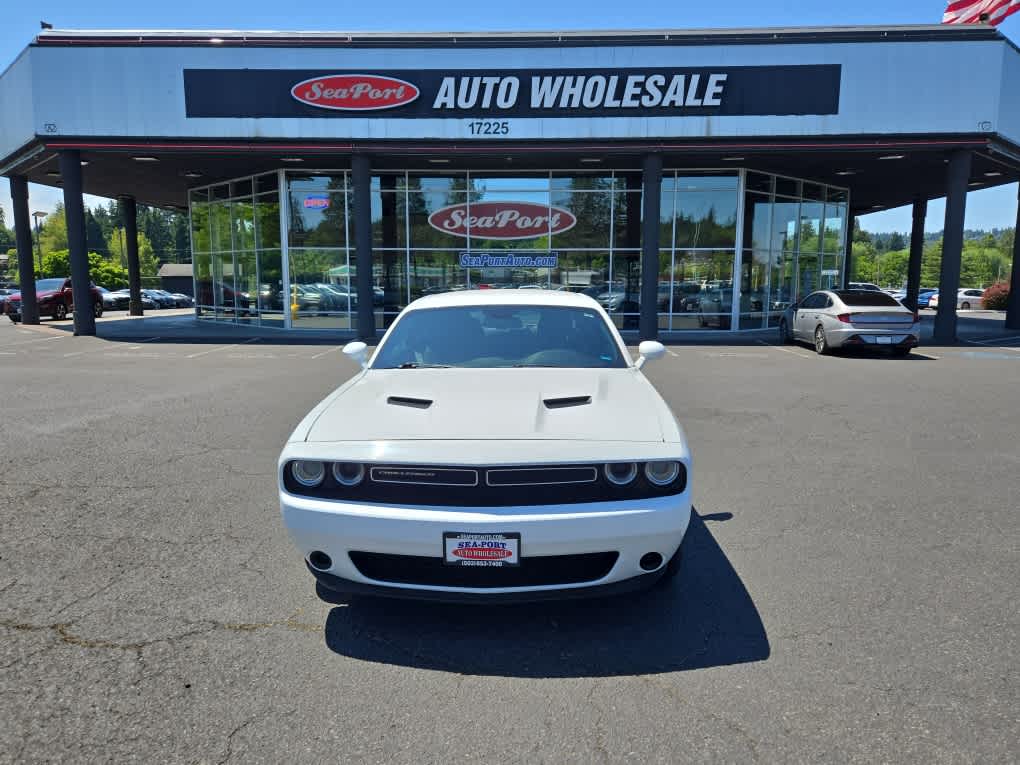 2019 Dodge Challenger SXT Auto's photo
