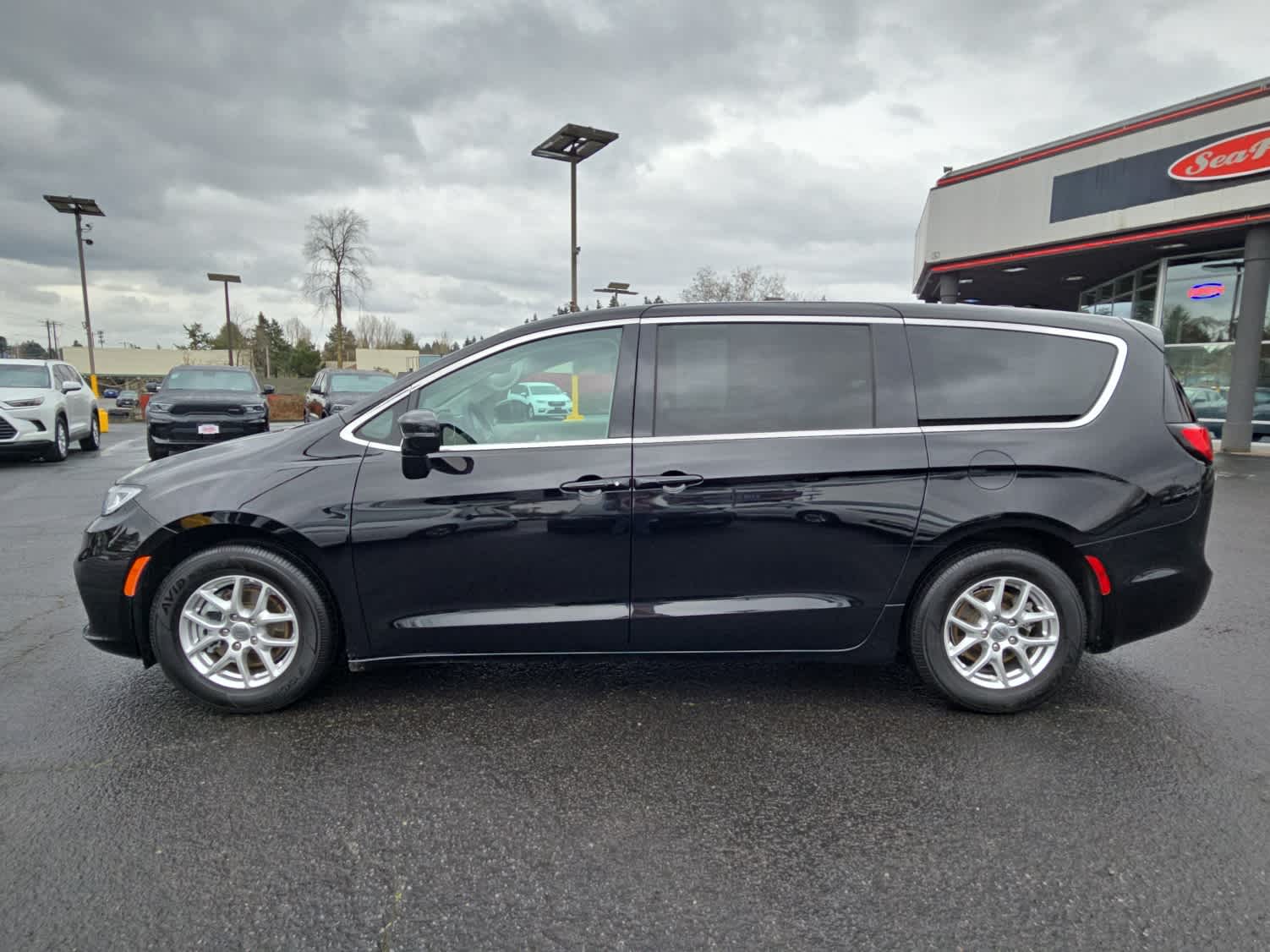 2024 Chrysler Pacifica Touring L