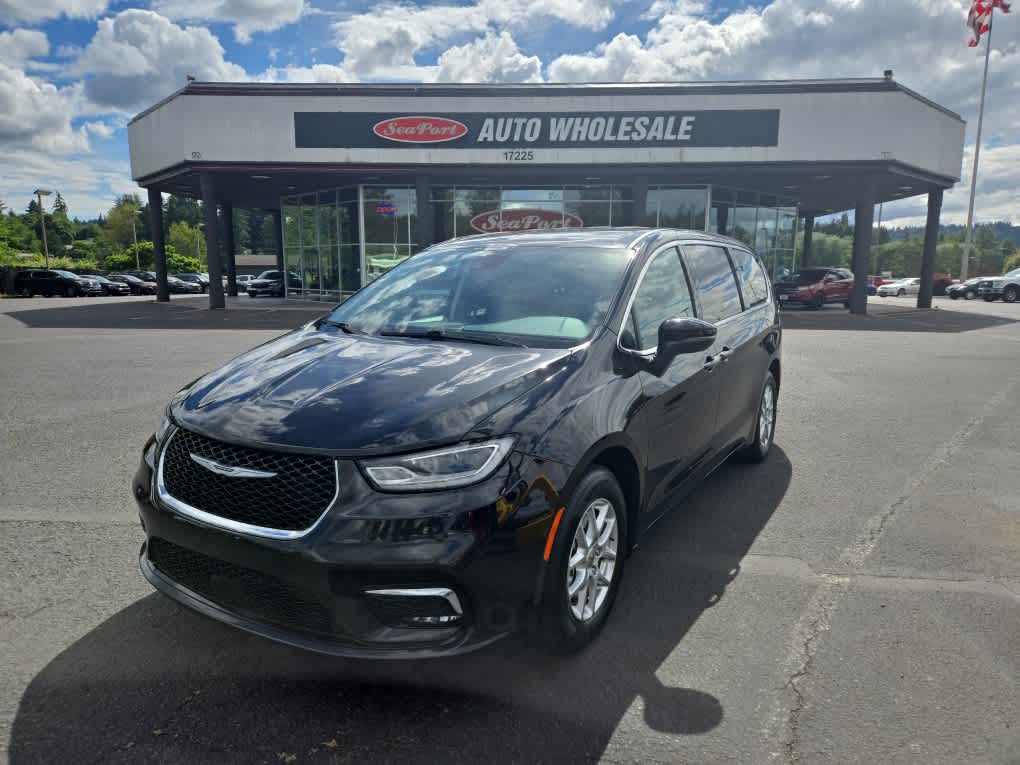 2023 Chrysler Pacifica Touring L