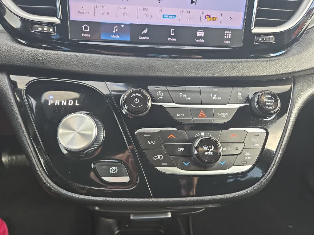 2025 Chrysler Pacifica Select