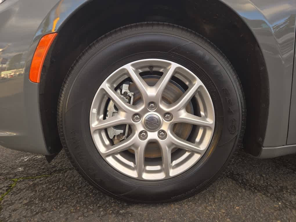 2025 Chrysler Pacifica Select