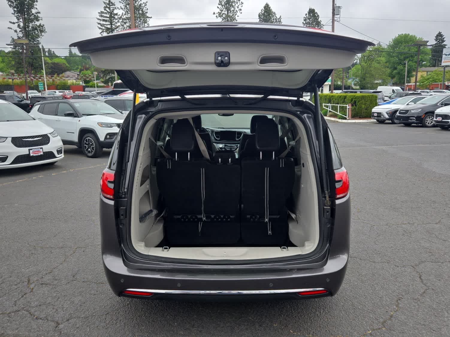 2023 Chrysler Pacifica Touring L