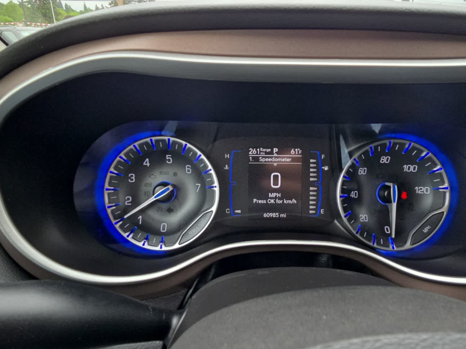 2023 Chrysler Voyager LX