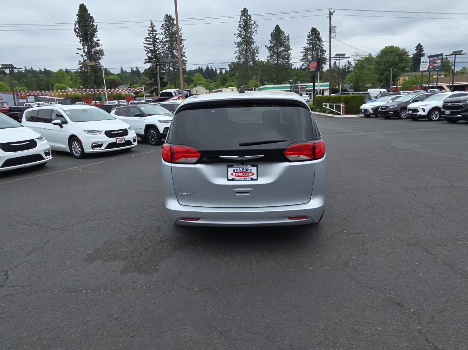 2023 Chrysler Voyager LX