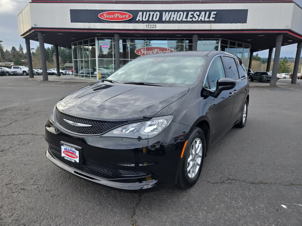2024 Chrysler Voyager LX