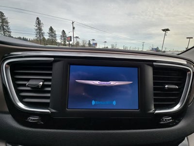 2024 Chrysler Voyager LX