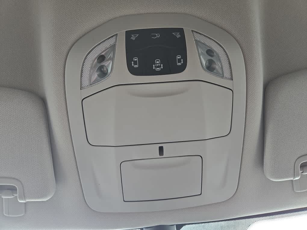 2024 Chrysler Voyager LX