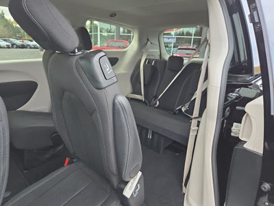 2024 Chrysler Voyager LX