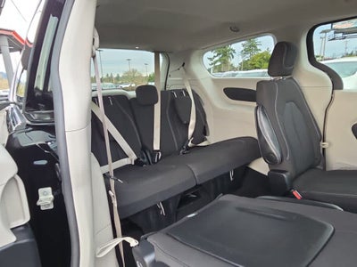 2024 Chrysler Voyager LX