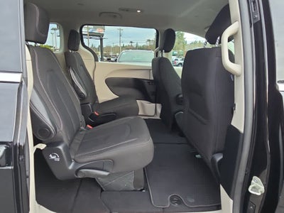 2024 Chrysler Voyager LX