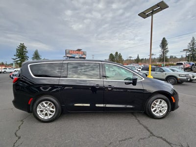 2024 Chrysler Voyager LX