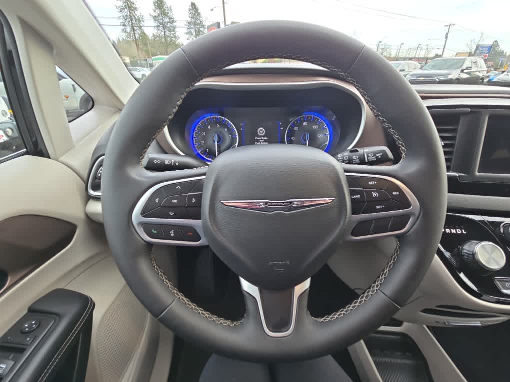 2024 Chrysler Voyager LX