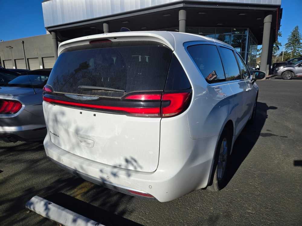2023 Chrysler Pacifica Touring