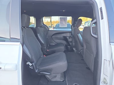 2023 Chrysler Pacifica Touring