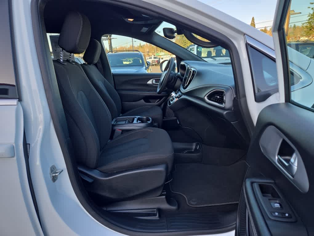 2023 Chrysler Pacifica Touring