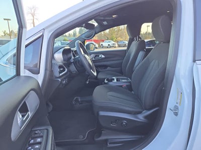 2023 Chrysler Pacifica Touring