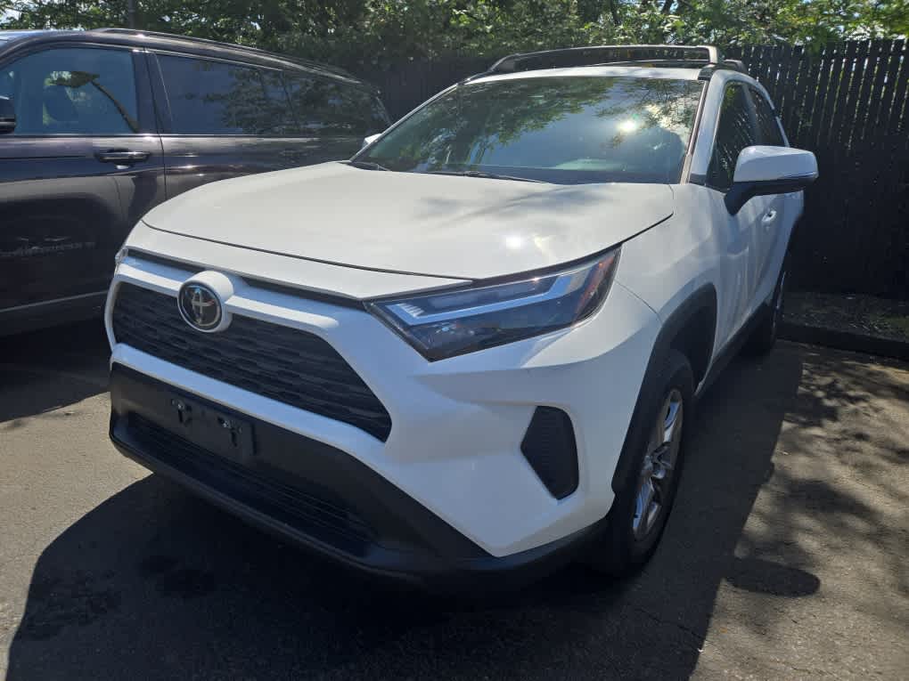 2024 Toyota RAV4 XLE AWD's photo
