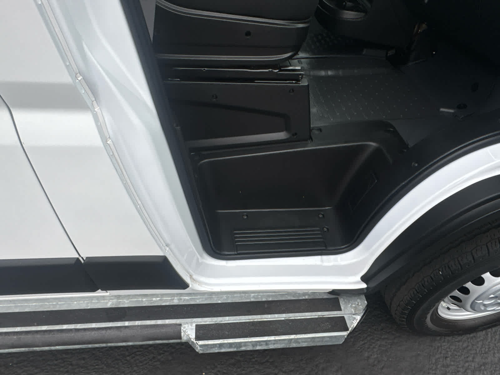 2025 RAM ProMaster Cargo Van Tradesman