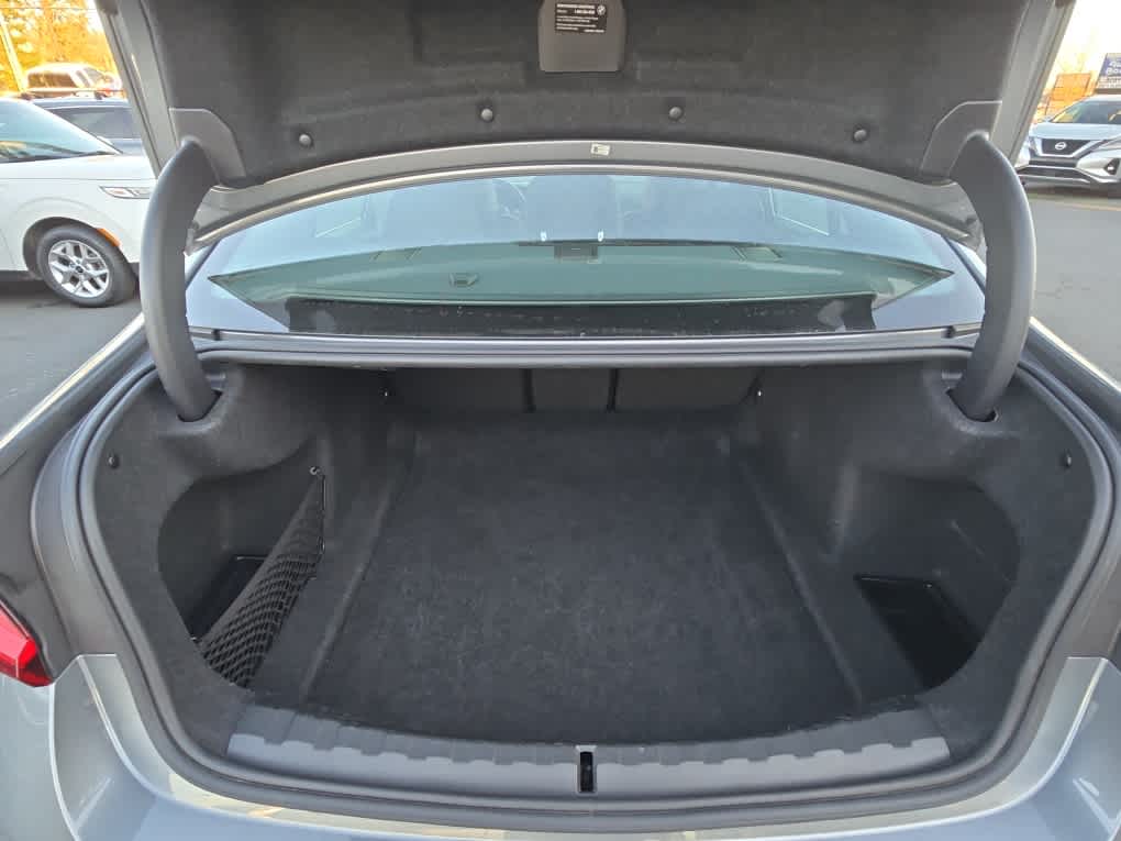 2024 BMW 3 Series 330i