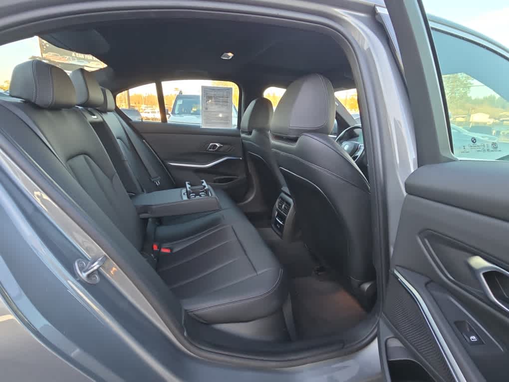 2024 BMW 3 Series 330i