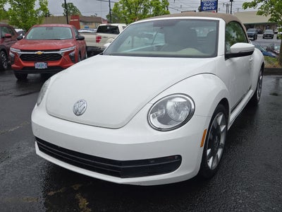 2014 Volkswagen Beetle Convertible 2.5L w/Tech