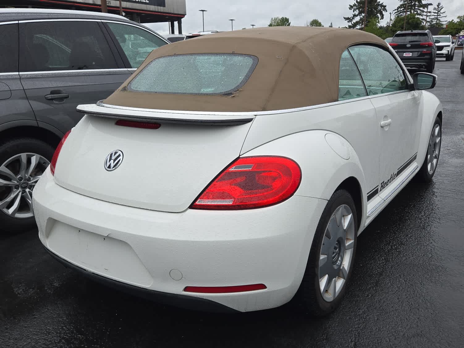 2014 Volkswagen Beetle Convertible 2.5L w/Tech