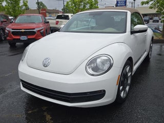 2014 Volkswagen Beetle Convertible 2.5L w/Tech