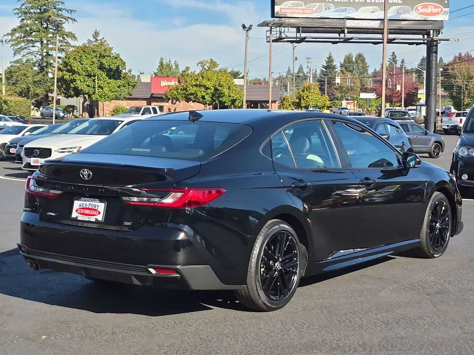 2025 Toyota Camry SE