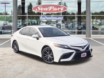 2024 Toyota Camry SE