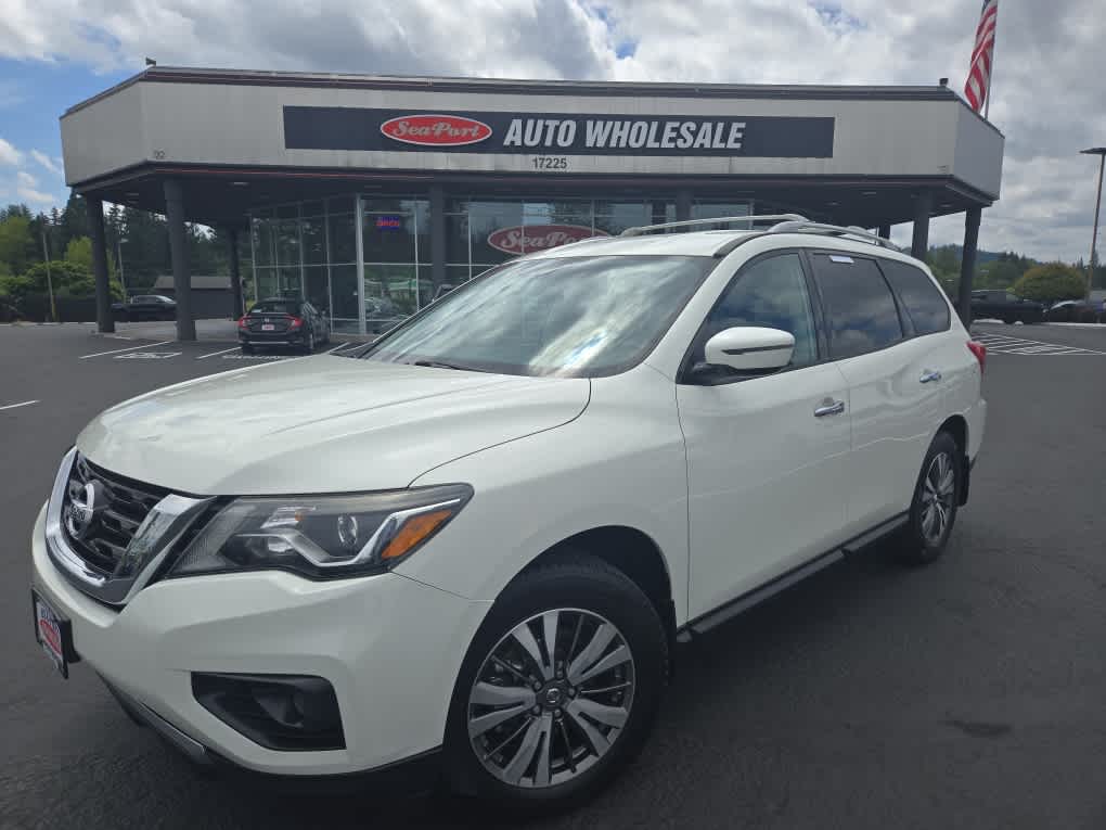 2017 Nissan Pathfinder SV 4WD's photo